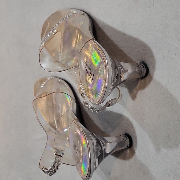 Rialto Silver Heels - Picture 7 of 11